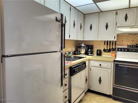 3490 N Key Dr 403, North Fort Myers FL - photo 15 of 26