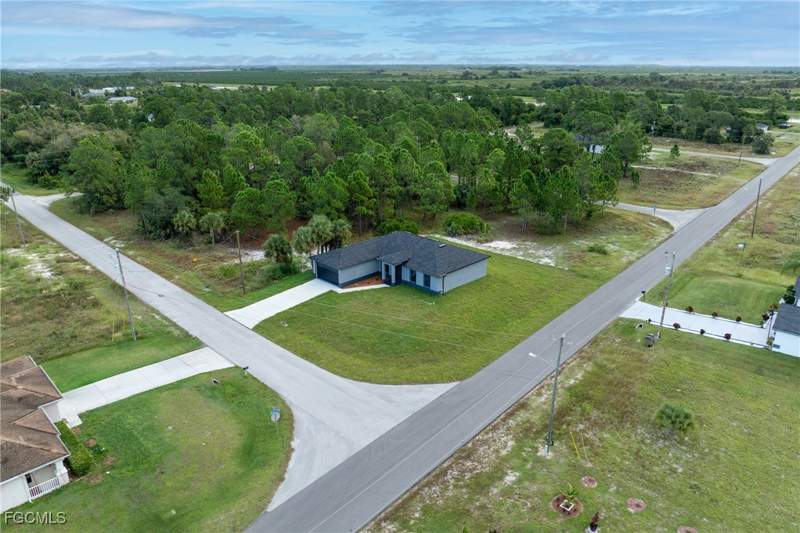 3 bedroom SingleFamilyResidence at 845 Milano Ave S, Lehigh Acres, Lehigh Acres — photo 2