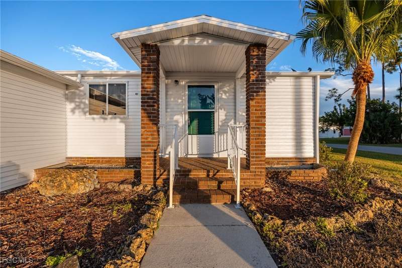 2 bedroom ManufacturedHome at 19658 Eagle Trace Ct, Pine Lakes Country Club, North Fort Myers — photo 2