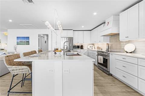121 Jamaica Dr, Naples FL - photo 11 of 34
