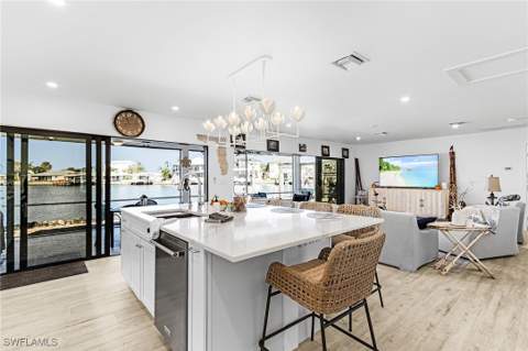 121 Jamaica Dr, Naples FL - photo 12 of 34