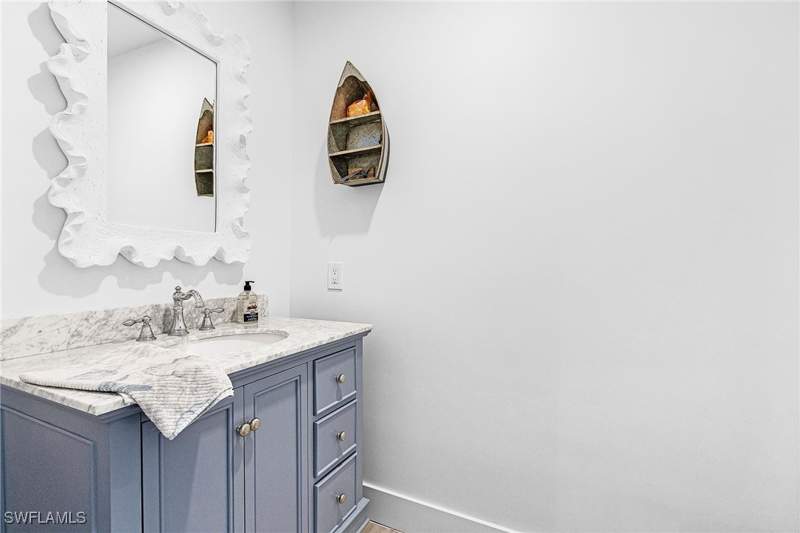3 bedroom SingleFamilyResidence at 121 Jamaica Dr, Isles Of Capri, Naples — photo 5