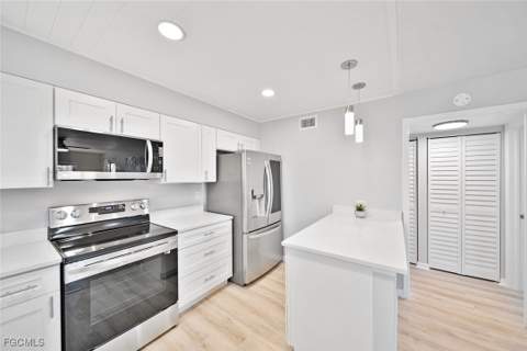 16881 Davis Rd 721, Fort Myers FL - photo 8 of 23