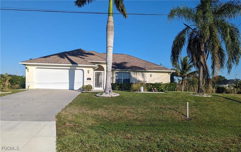 4 bedroom SingleFamilyResidence at 1007 NE 1st Ave, Cape Coral, Cape Coral — photo 2