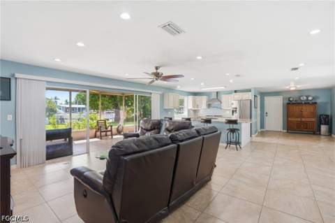 5229 Pelican Blvd, Cape Coral FL - photo 12 of 47