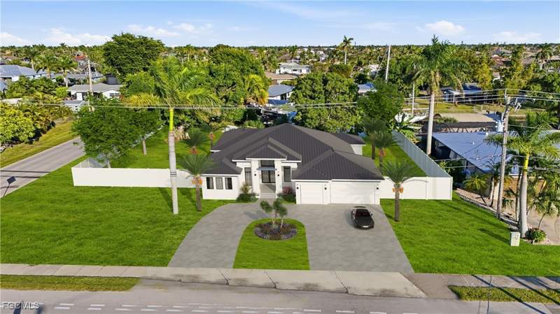3 bedroom SingleFamilyResidence at 5229 Pelican Blvd, Cape Coral, Cape Coral — photo 2