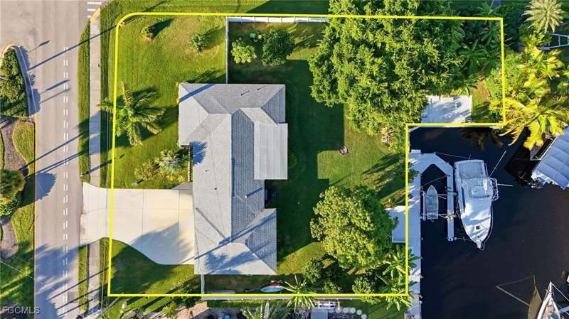 3 bedroom SingleFamilyResidence at 5229 Pelican Blvd, Cape Coral, Cape Coral — photo 5