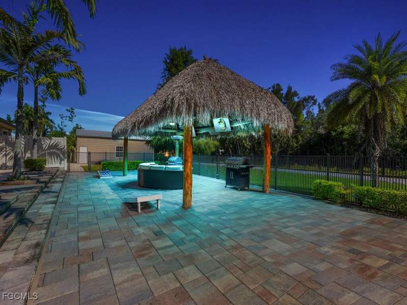 6 bedroom SingleFamilyResidence at 6480 Pine Cone Ct, Briarcliff, Fort Myers — photo 4