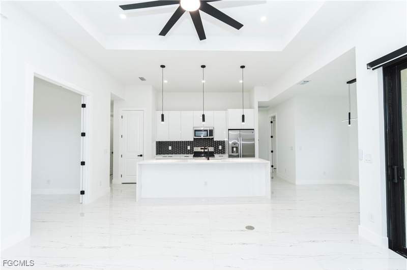 3 bedroom SingleFamilyResidence at 903 NE 23rd St, Cape Coral, Cape Coral — photo 2