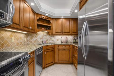 4005 Gulf Shore Blvd N 1405, Naples FL - photo 7 of 31
