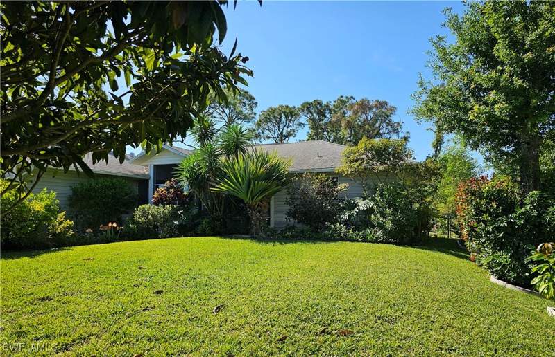 3 bedroom SingleFamilyResidence at 2505 9th St W, Lehigh Acres, Lehigh Acres — photo 4
