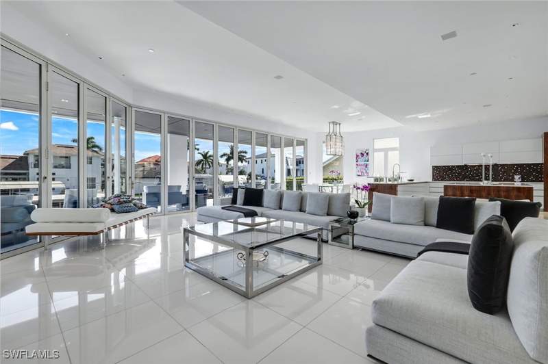 5 bedroom SingleFamilyResidence at 260 Channel Dr, Conners, Naples — photo 4