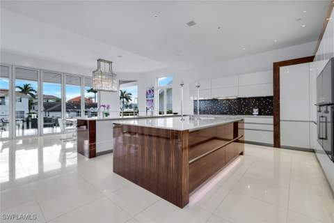 260 Channel Dr, Naples FL - photo 9 of 48