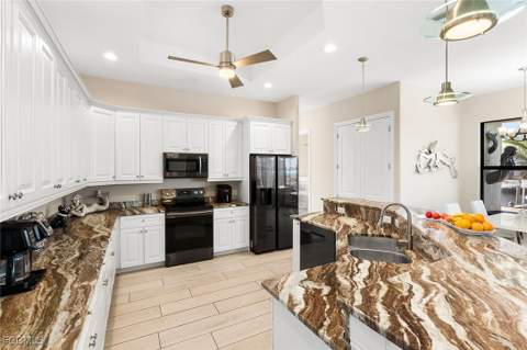 302 NW 32nd Pl, Cape Coral FL - photo 14 of 45