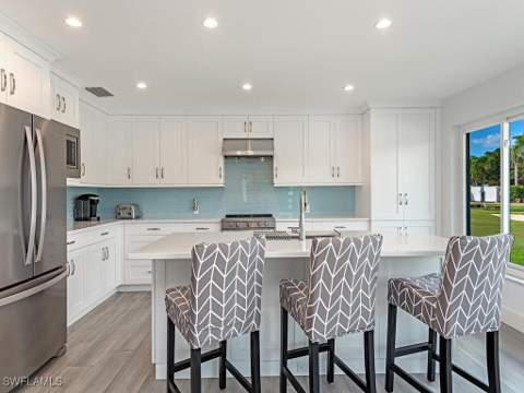 595 Wedge Dr, Naples FL - photo 11 of 17