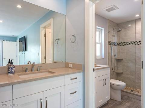 595 Wedge Dr, Naples FL - photo 13 of 17