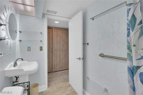 4604 Flagship Dr 305, Fort Myers FL - photo 15 of 45
