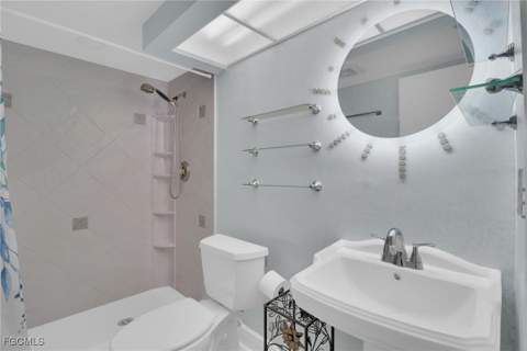 4604 Flagship Dr 305, Fort Myers FL - photo 16 of 45