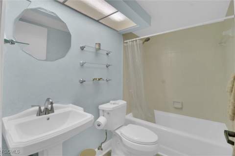 4604 Flagship Dr 305, Fort Myers FL - photo 19 of 45