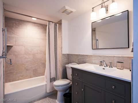 6585 Nicholas Blvd 1102, Naples FL - photo 12 of 30