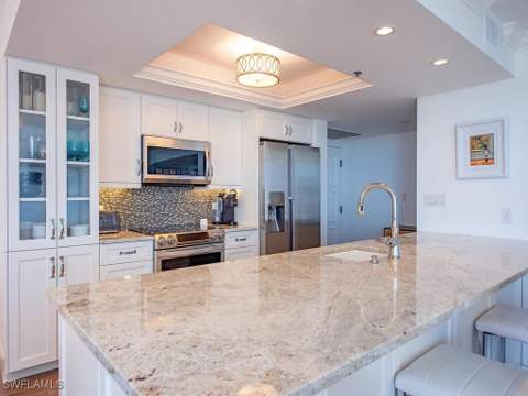 6585 Nicholas Blvd 1102, Naples FL - photo 6 of 30