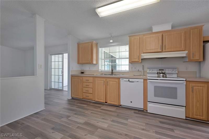 3 bedroom ManufacturedHome at 276 Grosbeak Ln 276, Quail Roost, Naples — photo 5