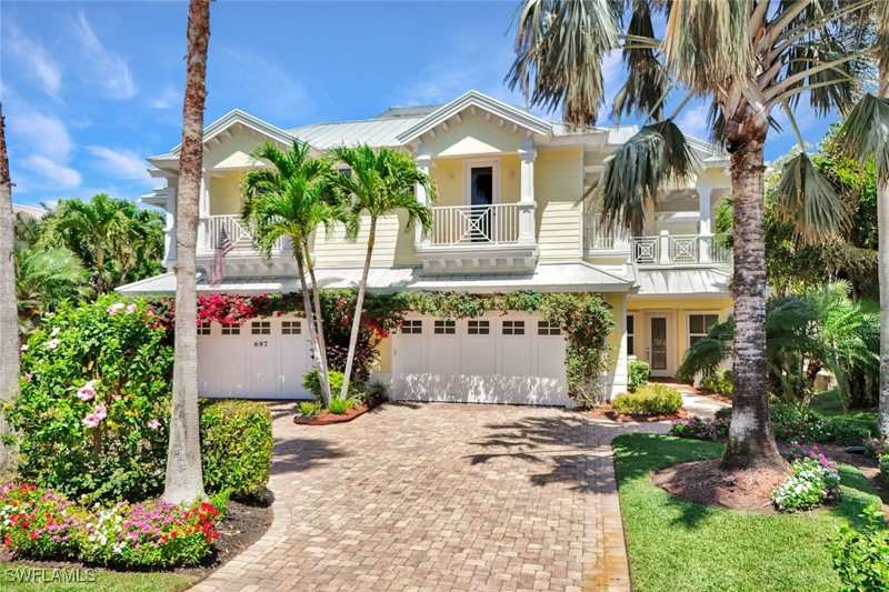 4 bedroom Duplex at 699 Fairway Ter, Moorings, Naples — photo 1