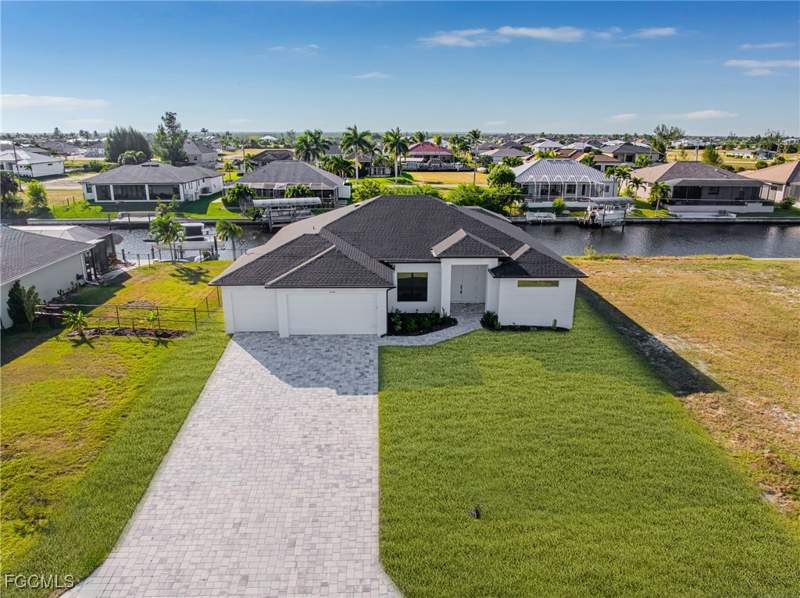 3 bedroom SingleFamilyResidence at 1438 NW 38th Pl, Cape Coral, Cape Coral — photo 2