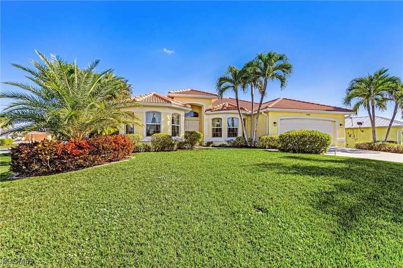 3 bedroom SingleFamilyResidence at 3433 SW 7th Ln, Cape Coral, Cape Coral — photo 1