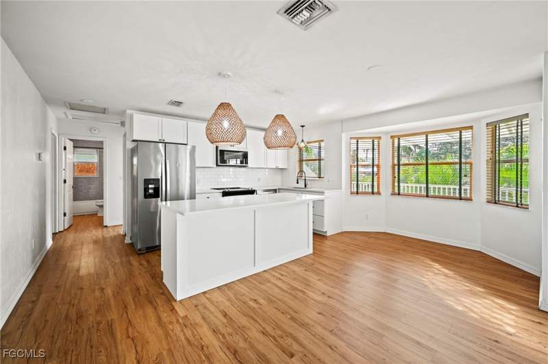 5 bedroom SingleFamilyResidence at 1570 Avion Pl, Avion Park, Naples — photo 5