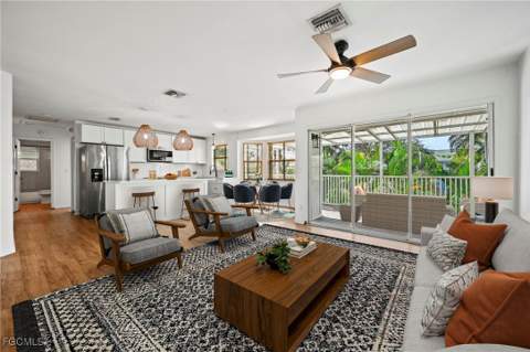 1570 Avion Pl, Naples FL - photo 8 of 31
