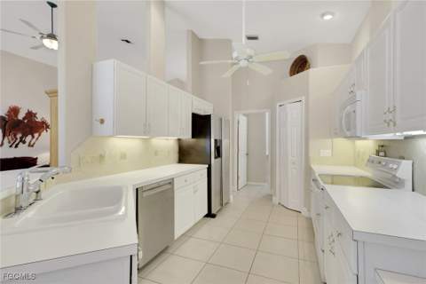 9519 Mariners Cove Ln S, Fort Myers FL - photo 19 of 31