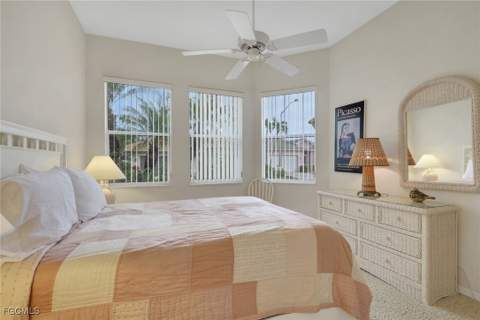 9519 Mariners Cove Ln S, Fort Myers FL - photo 9 of 31