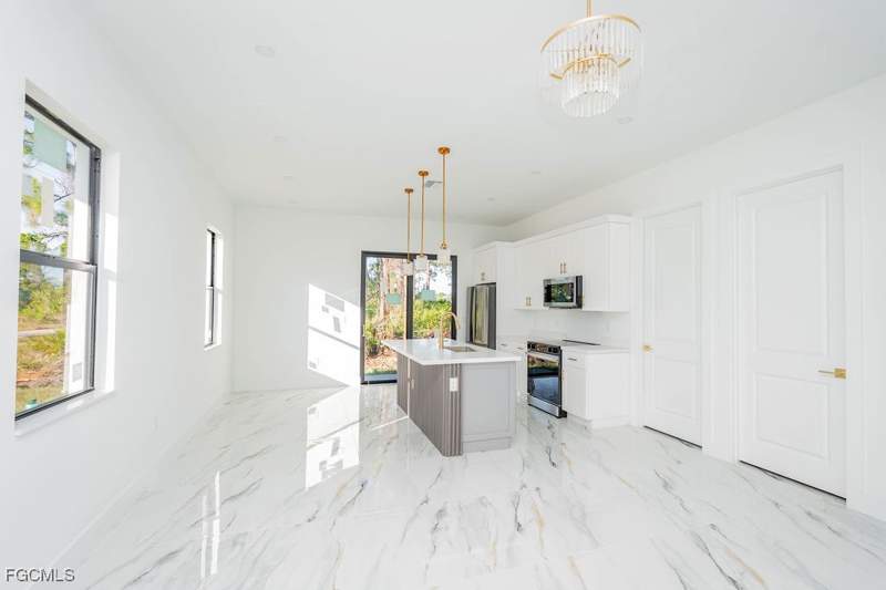 3 bedroom SingleFamilyResidence at 1005 Brenton Ave, Lehigh Acres, Lehigh Acres — photo 5
