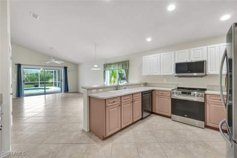 15645 Beachcomber Ave, Fort Myers FL - photo 15 of 33