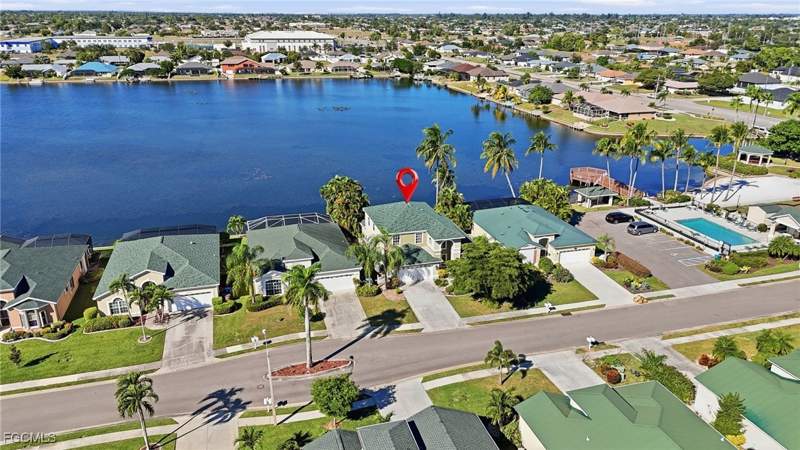 4 bedroom SingleFamilyResidence at 1624 Emerald Cove Dr, Emerald Cove, Cape Coral — photo 4