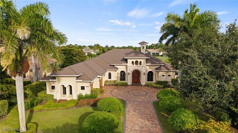 4 bedroom SingleFamilyResidence at 6068 Sunnyslope Dr, Quail West, Naples — photo 5