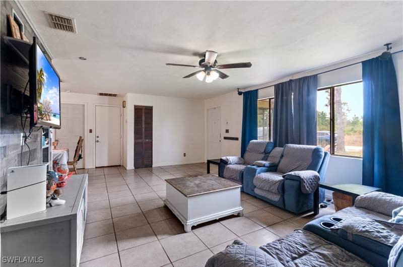 3 bedroom SingleFamilyResidence at 404 Irving Ave, Lehigh Acres, Lehigh Acres — photo 3