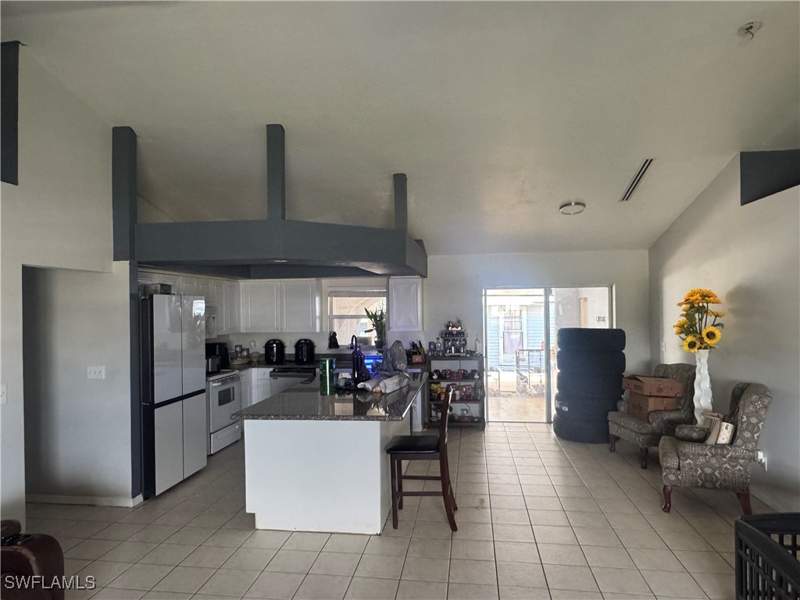 3 bedroom SingleFamilyResidence at 1818 Embers Pkwy W, Cape Coral, Cape Coral — photo 4