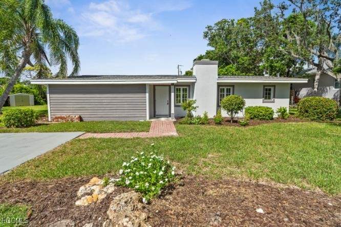 3 bedroom SingleFamilyResidence at 4970 Riverside Dr, Estero River Heights, Estero — photo 2