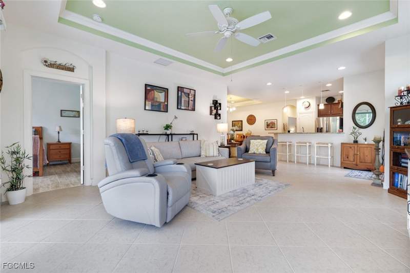 3 bedroom Attached at 10436 Peso Del Rio Dr, Lucaya, Fort Myers — photo 4