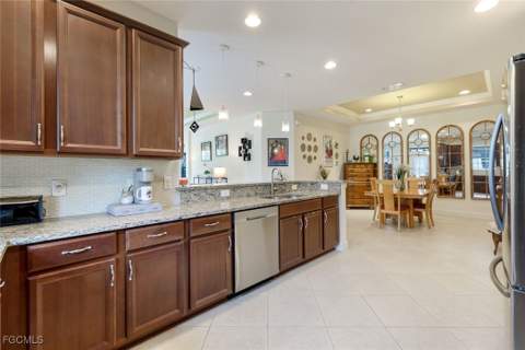 10436 Peso Del Rio Dr, Fort Myers FL - photo 8 of 31