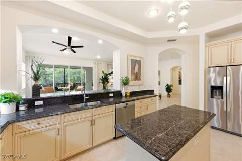 2843 Tiburon Blvd E 7-102, Naples FL - photo 12 of 49