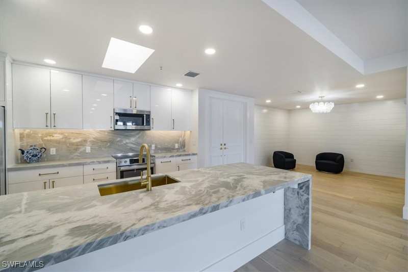 2 bedroom Condominium at 780 5th Ave S 305, Olde Naples, Naples — photo 1