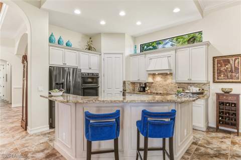 7749 Classics Dr, Naples FL - photo 7 of 40