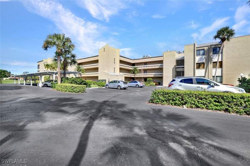 1 bedroom Condominium at 3655 Boca Ciega Dr 106, Lakewood, Naples — photo 2