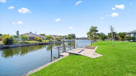 526 SE 4th St, Cape Coral FL - photo 10 of 50