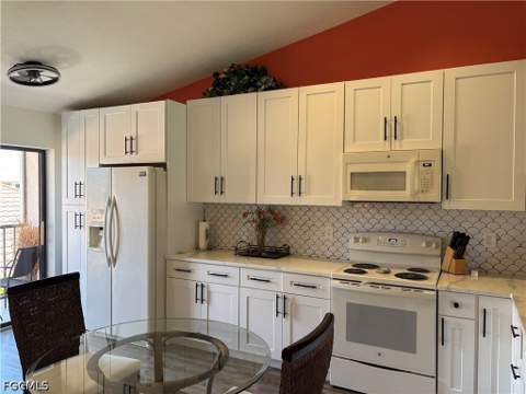 13120 Cross Creek Blvd 208, Fort Myers FL - photo 10 of 44