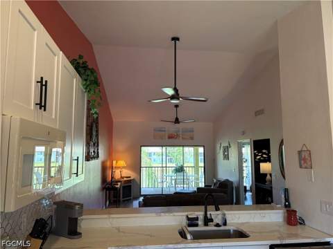 13120 Cross Creek Blvd 208, Fort Myers FL - photo 14 of 44
