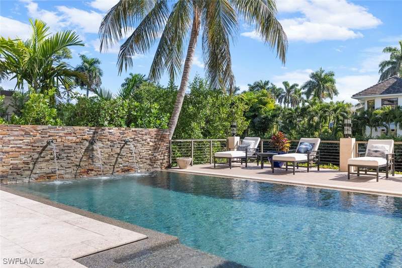 5 bedroom SingleFamilyResidence at 1441 Gulf Shore Blvd S, Olde Naples, Naples — photo 2
